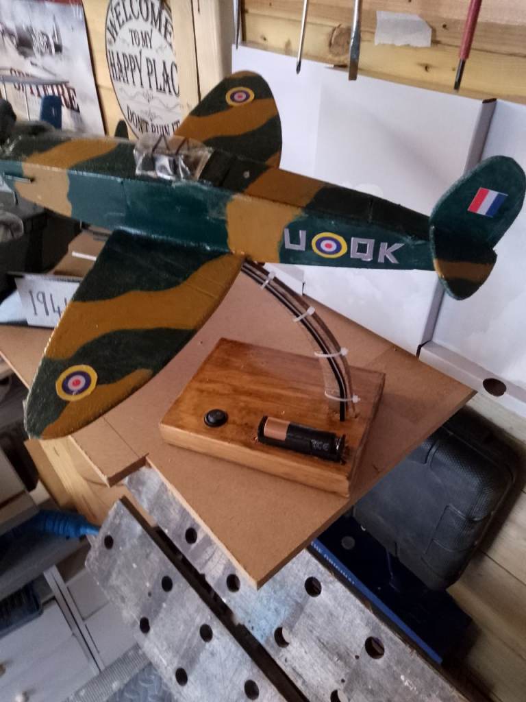 Wooden Spitfire Model Airplanes – Multicoloured, Good Condition