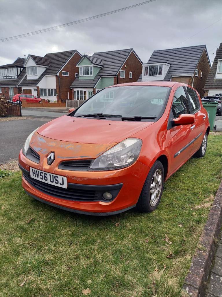 Renault clio for sale needs attention 