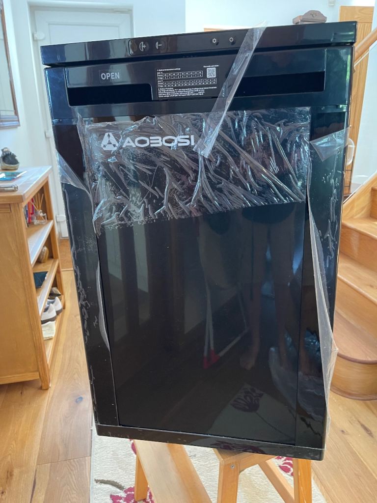 83L 12/24 volt DC Fridge with freezer section 