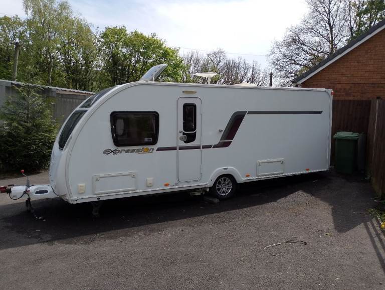 touring caravan, fixed island bed, 4 birth, Fully Loaded, motor mover, Off Grid or Sited. 2014