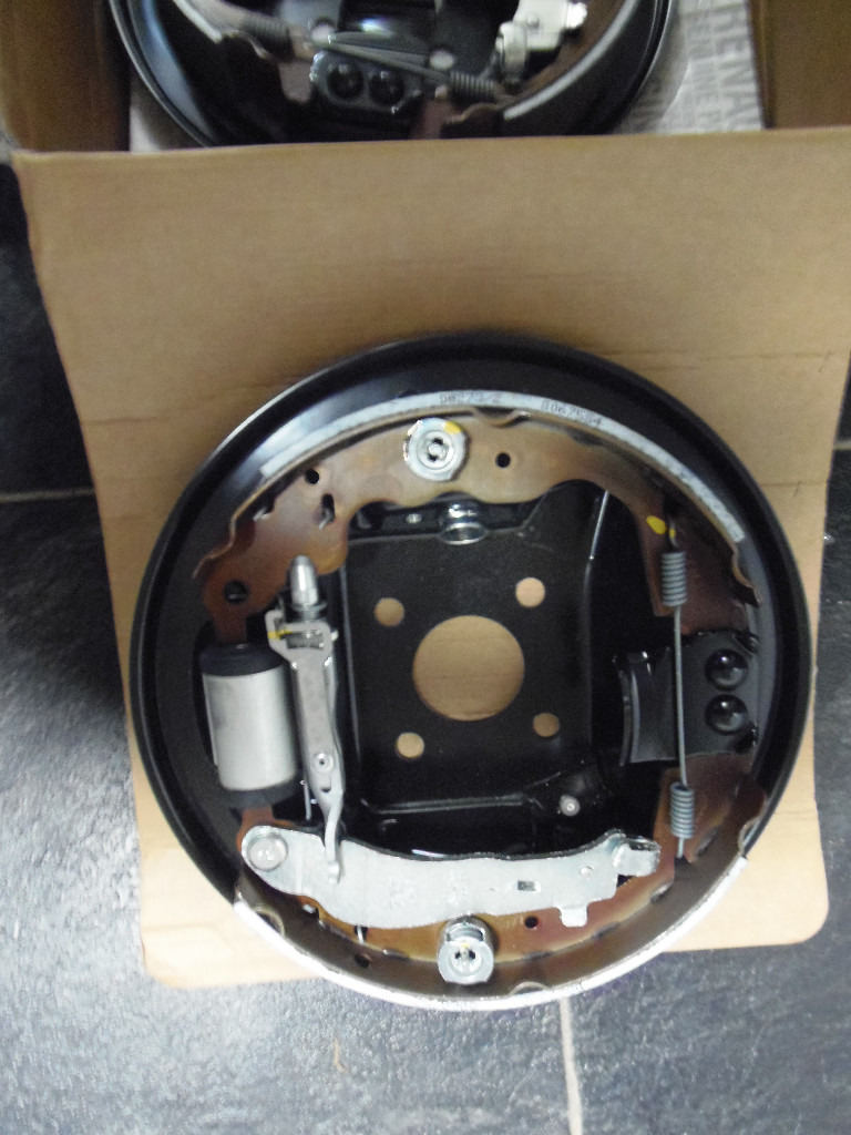 Brand new genuine Dacia Duster rear brakes, complete assembly for both sides