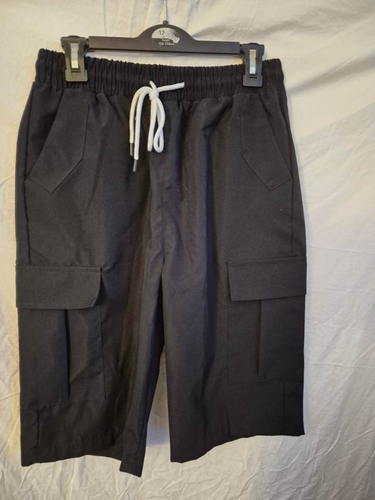 New black cargo shorts size xs
