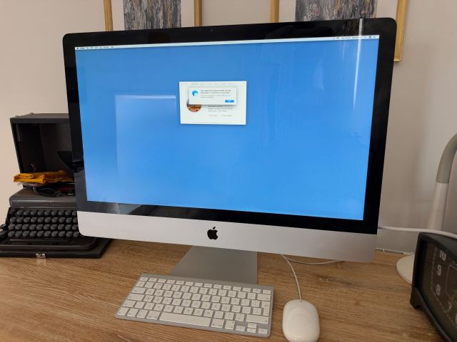 27-inch Mid-2010 Apple iMac Core i7 2.93GHz – SSD + 1TB HDD