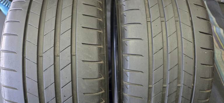 225 45 17   2 x tyres Bridgestone Turanza T005