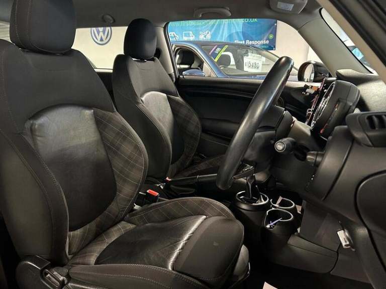 2017 MINI Hatch 1.5 Cooper Hatchback 3dr Petrol Manual Euro 6 (s/s) (136 ps) Hatchback Petrol Manual