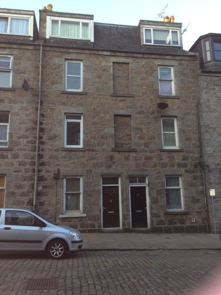 2nd Floor Flat, 1 BEDROOM, ROSEMOUNT - Fully Furnished