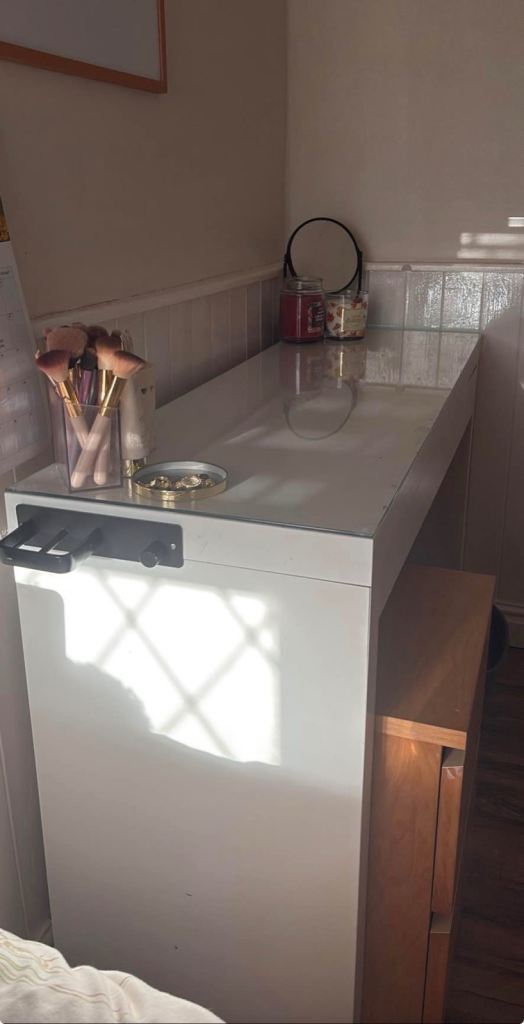 IKEA malm dressing table with glass top 