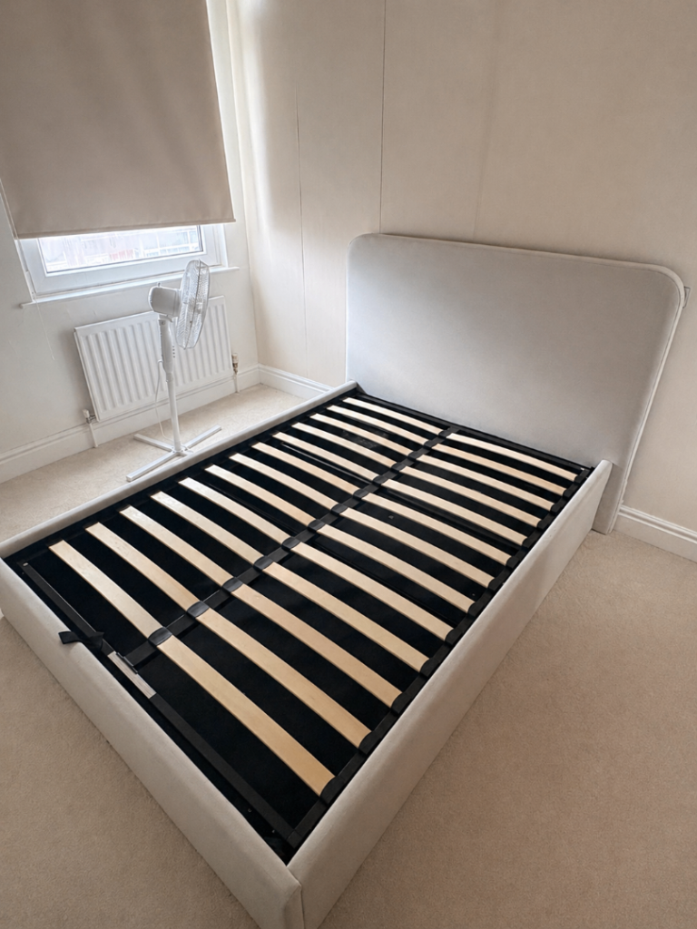 Double bed & brand new mattress 