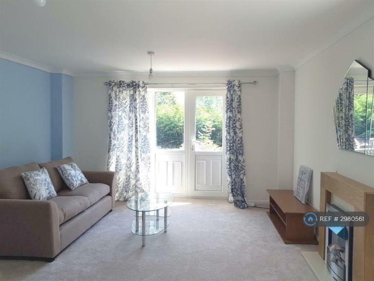 3 bedroom house in Crookesmoor Road, Sheffield, S10 (3 bed) (#2980561)