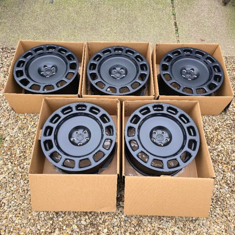 Land Rover Defender Octa 22" Alloy wheels Hawke Octad 110 90 L663