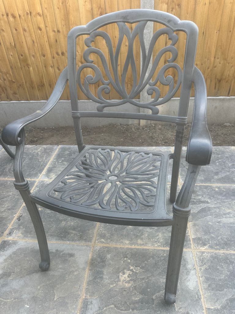 Garden table 