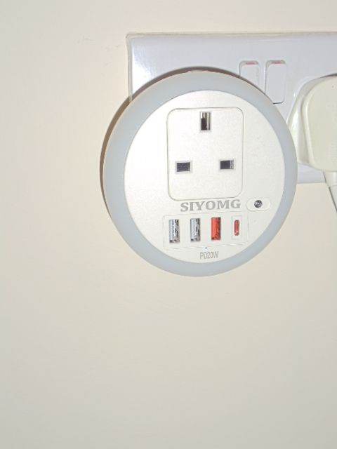 Red LED Nightlight On/Off/Dusk-Dawn Sensor socket with 3x USB/1x USB-C Type