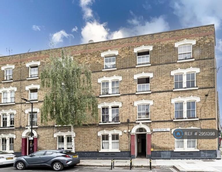 2 bedroom flat in Pullens Buildings, London, SE17 (2 bed) (#2951398)