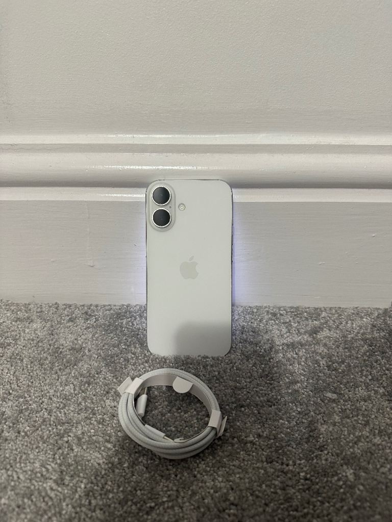 Apple iPhone 16 128GB White - Excellent Condition