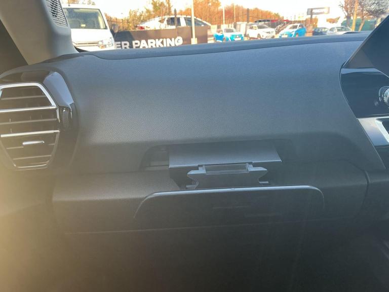 2025 Citroen e-C4 50kWh MAX Hatchback 5dr Electric Auto (7.4kW Charger) (136 ps) HATCHBACK Electr...