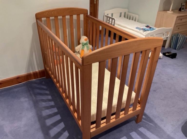 Cot and matching changing unit in oak 