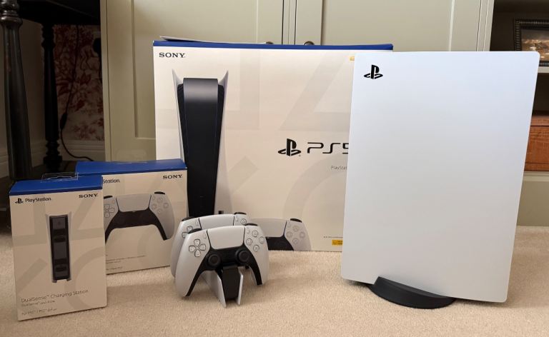 PlayStation 5 (PS5) 825GB White, 2 x DualSense Controllers, DualSense Charging Station & 20 x Games