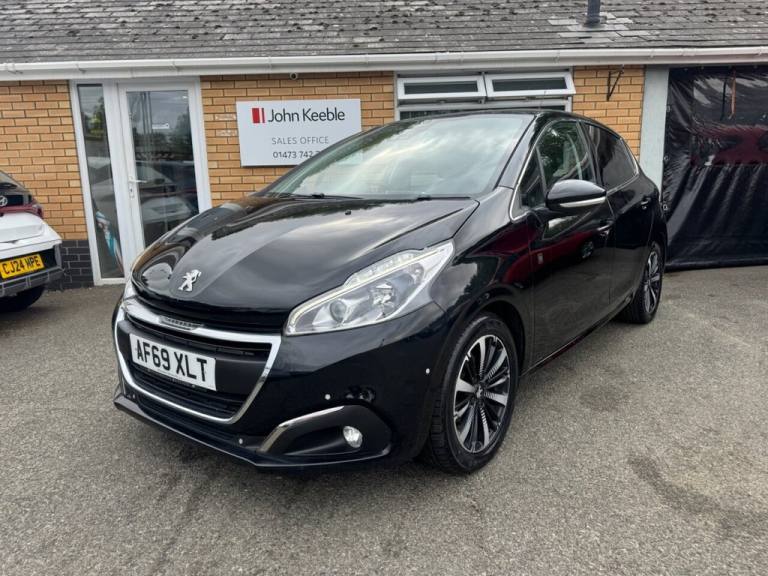 2019 Peugeot 208 1.2 PureTech 82 Tech Edition 5dr [Start Stop] HATCHBACK PETROL Manual