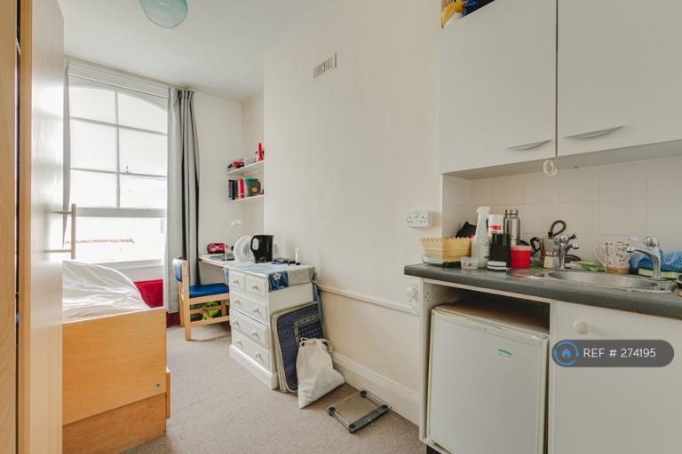 1 bedroom in Ifield Road, London, SW10 (#274195)
