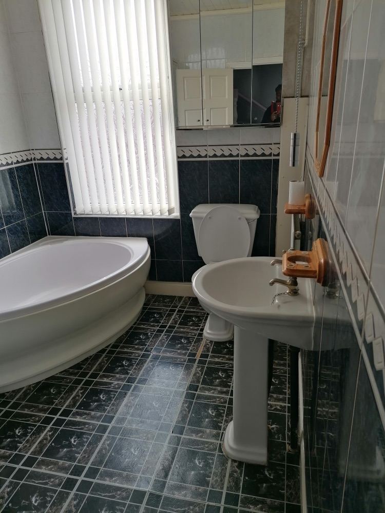 Smart Well-Maintained Two Bed House in Beeston