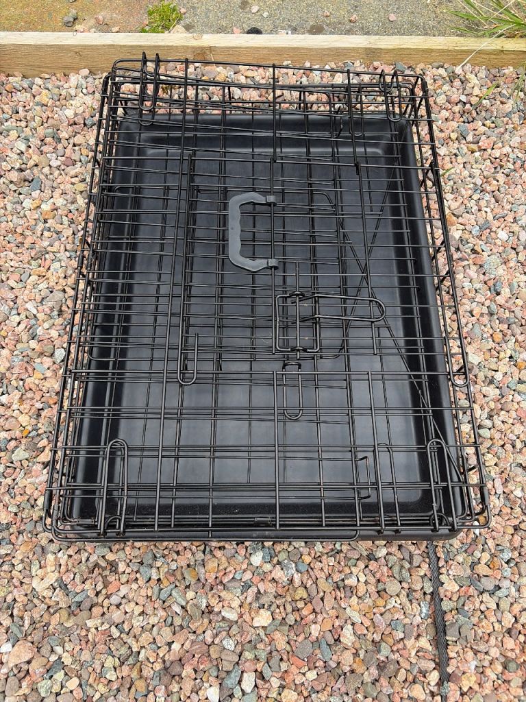 Dog crate 