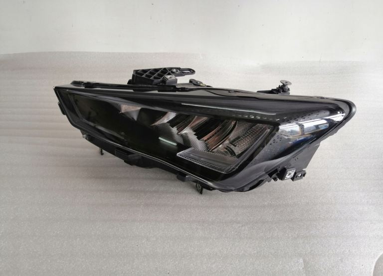Headlight seat Leon 4 led 