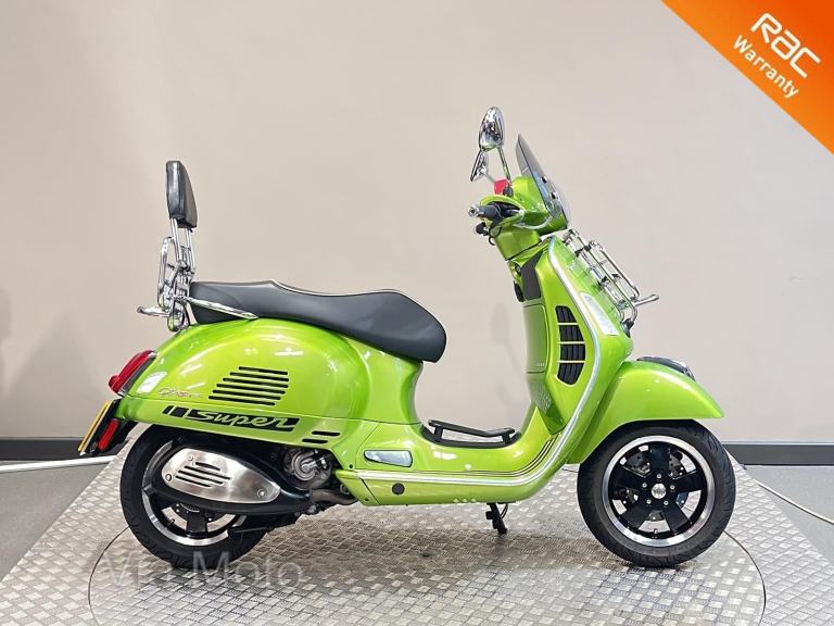 VESPA GTS 300 SUPER ABS - 2017 - 4140 miles