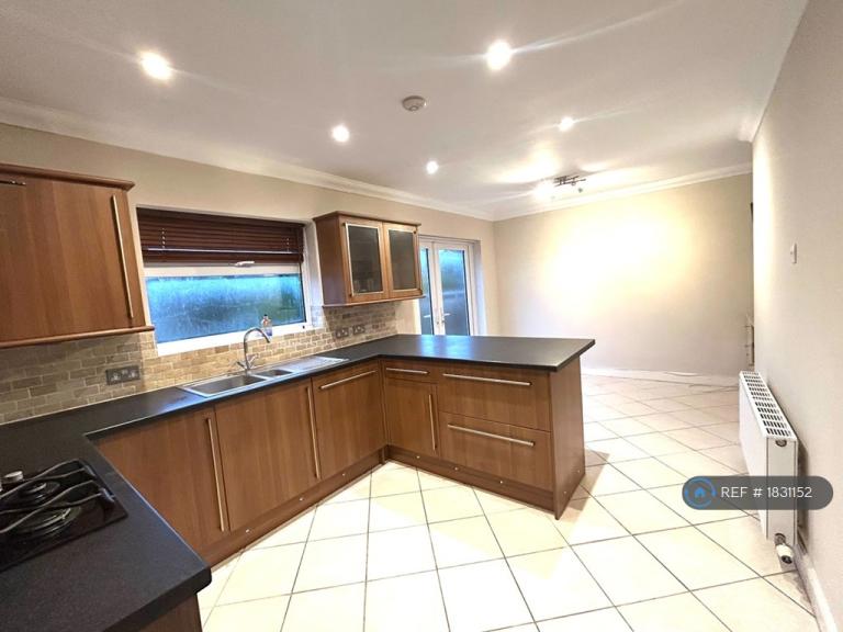 3 bedroom house in Bindon Drive, Bristol, BS10 (3 bed) (#1831152)