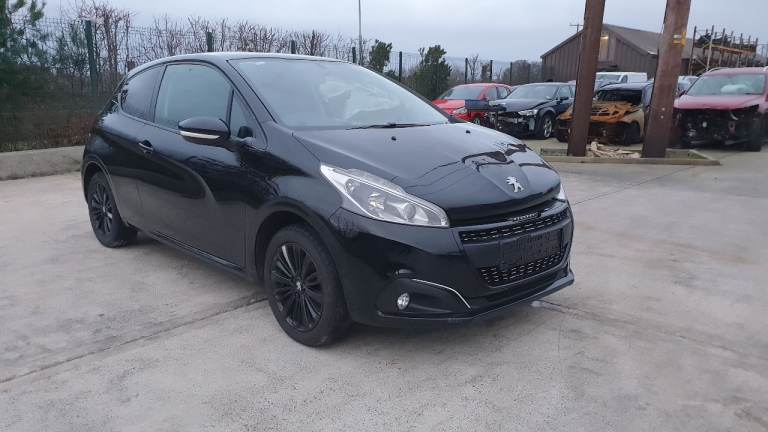 image for **For parts** Peugeot 208 Black Edition, 1.2 petrol 5 speed (2017).