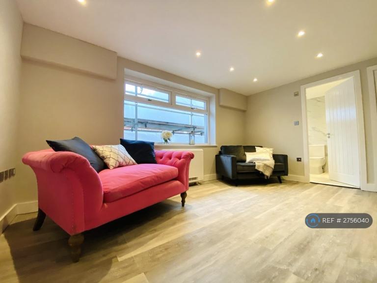 1 bedroom flat in Spring Gardens, Doncaster, DN1 (1 bed) (#2756040)