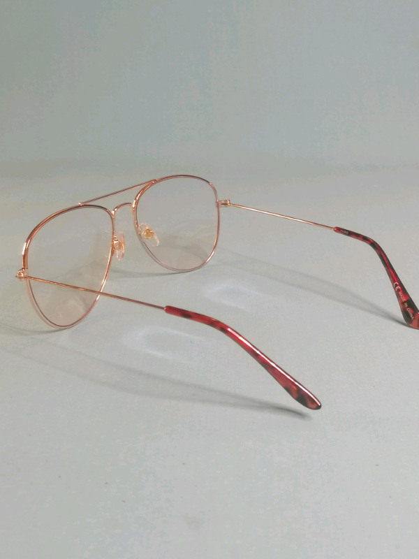 Trandy glasses. 4