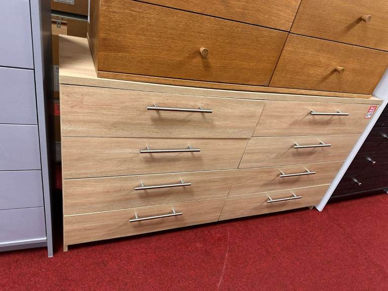 Home Brisbane 8 Drawer Chest - Oak effect 