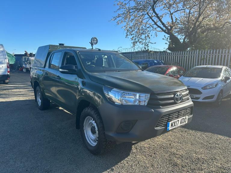 2017 Toyota Hilux Active D/Cab Pick Up 2.4 D-4D ROOF SPOT LAMPS 4X4 PICK UP Diesel Manual