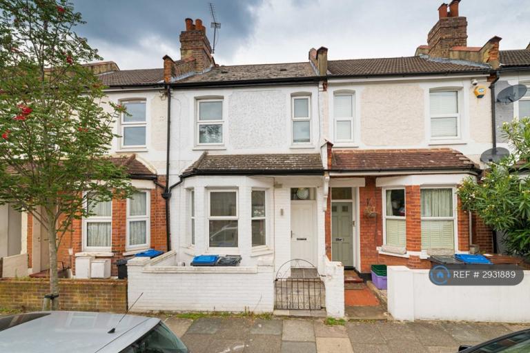 3 bedroom house in Laburnum Road, London, SW19 (3 bed) (#2931889)