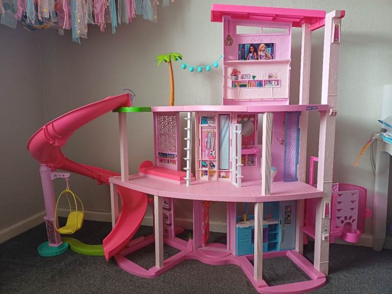 image for Barbie dreamhouse
