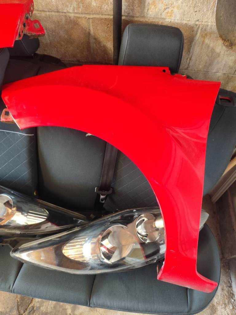 Front wings for ford fiesta MK7