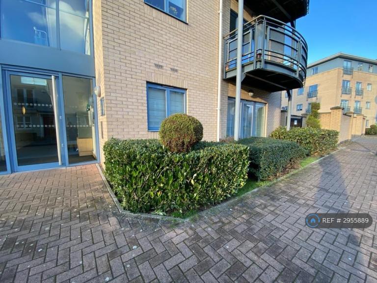 2 bedroom flat in The Quays, Nottingham, NG7 (2 bed) (#2955889)