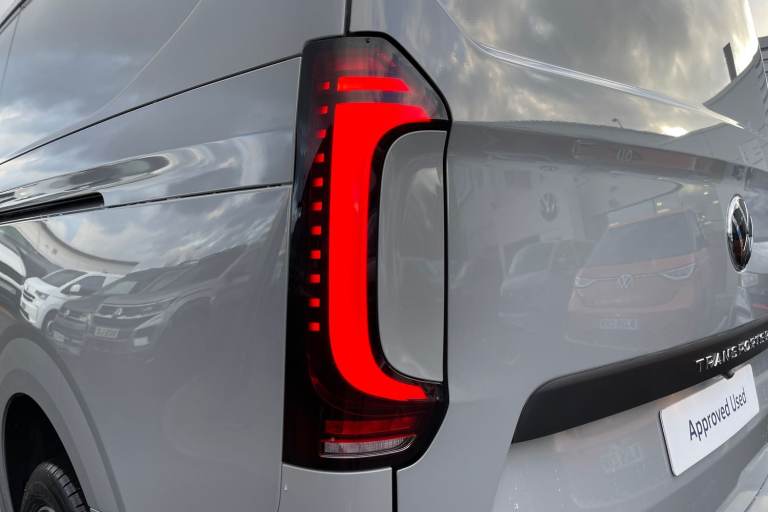 2025 Volkswagen Transporter 2.0 TDI 170PS Commerce Pro Van Auto-Tailgate Van DIESEL Automatic
