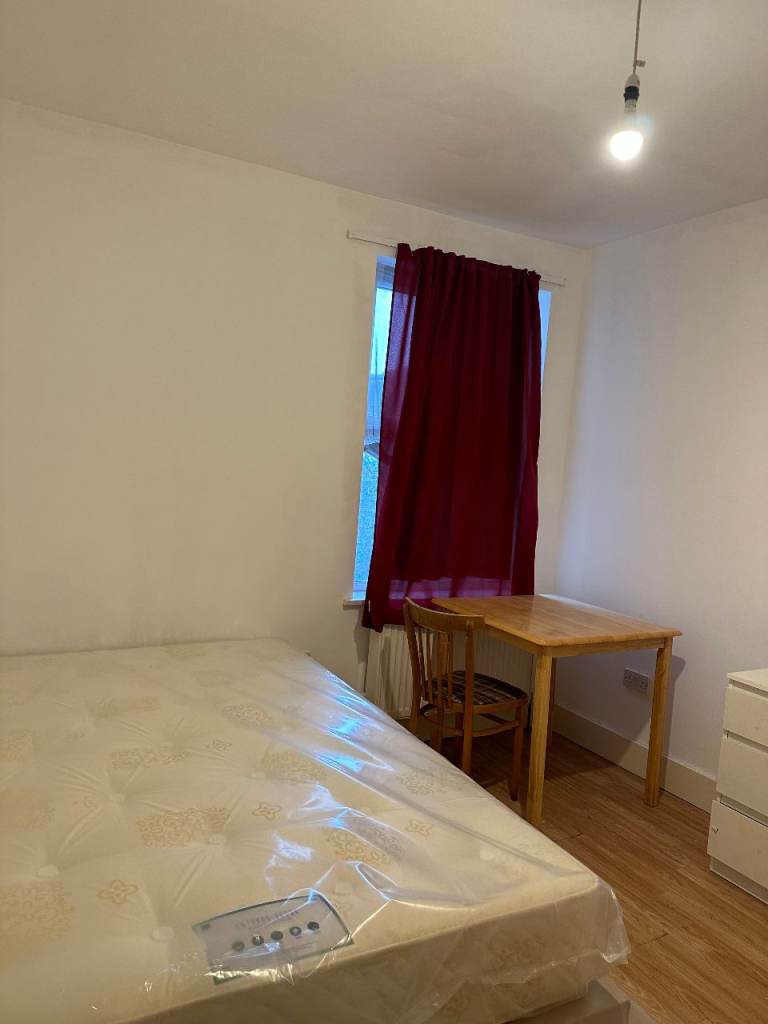 Single Room to Let