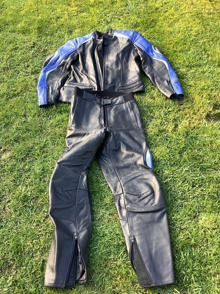 🏍️ LADIES/MENS HEIN GERICKE MOTORCYCLE 🏍️ LEATHERS (JACKET SIZE 14 TROUSERS👖 SIZE 10)