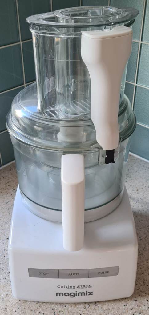 Magimix 4200XL Automatic (White) – Complete Set, Excellent Condition