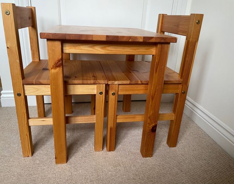 Kids Table and Chairs