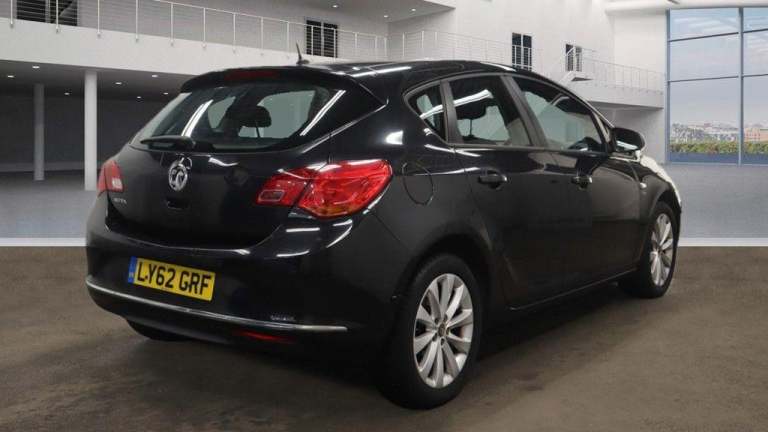 2013 Vauxhall Astra 1.4i 16V Active 5dr HATCHBACK PETROL Manual