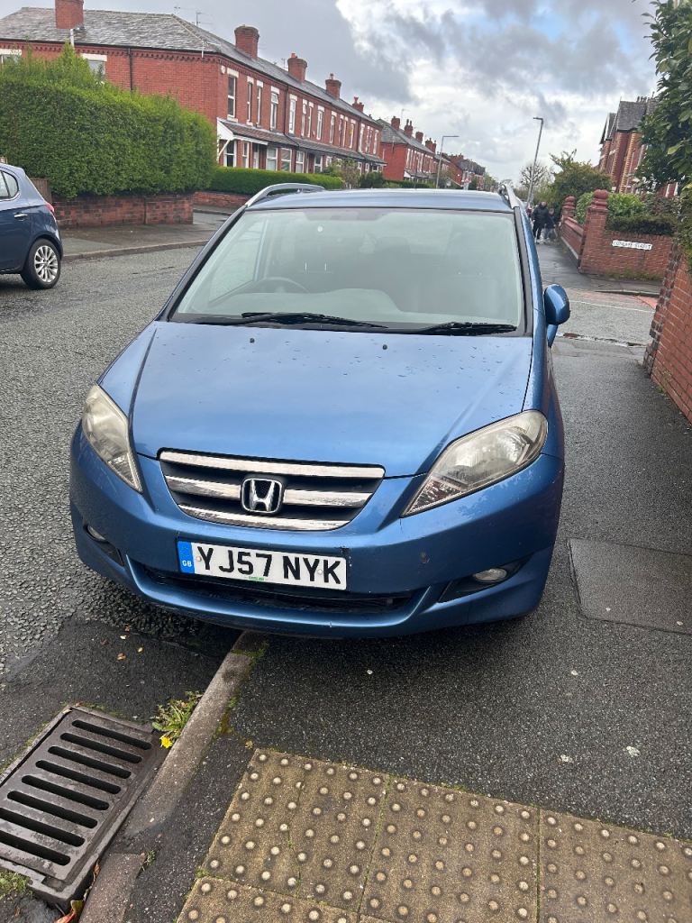 Honda FRV 6 seater 2007 - 10 months MOT - needs new clutch 