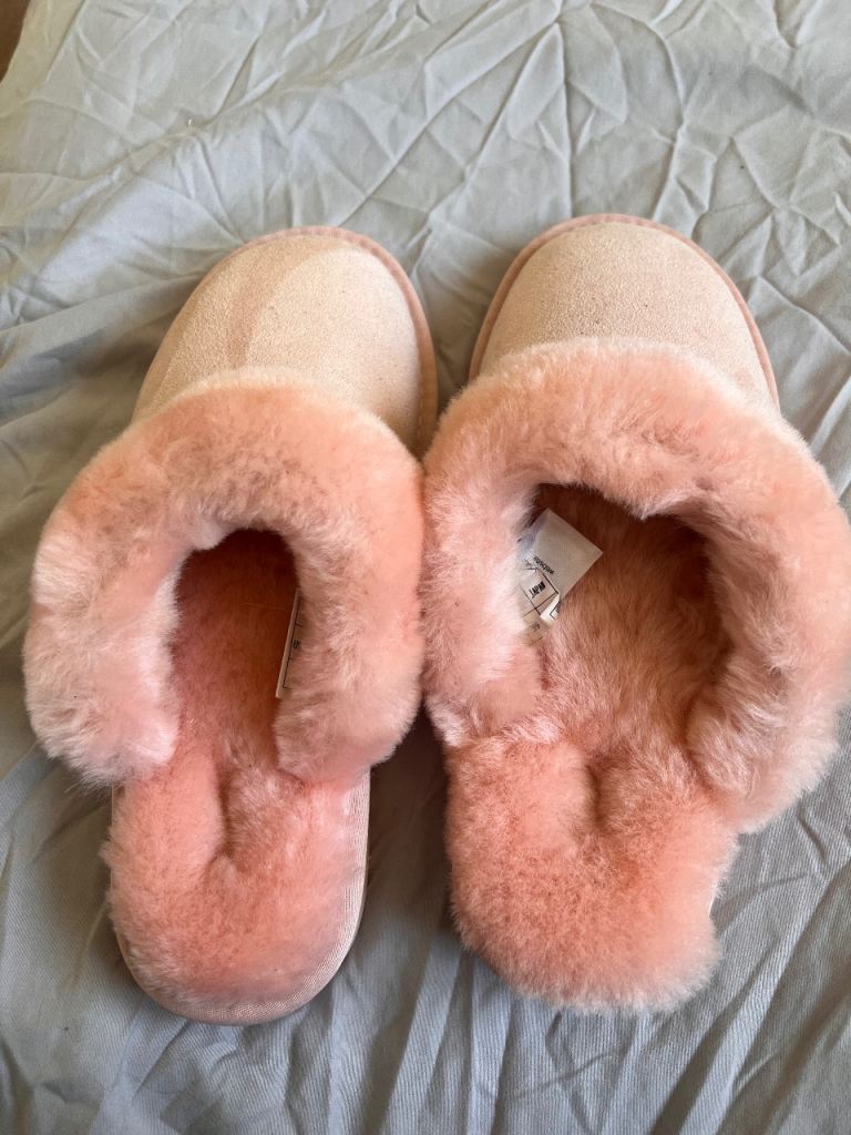 Australia Luxe Collective Sheepskin Slippers Size 6 – Pink, Brand New