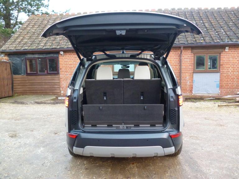 2017 Land Rover Discovery 3.0 TD V6 HSE Auto 4WD Euro 6 (s/s) 5dr ESTATE Diesel Automatic