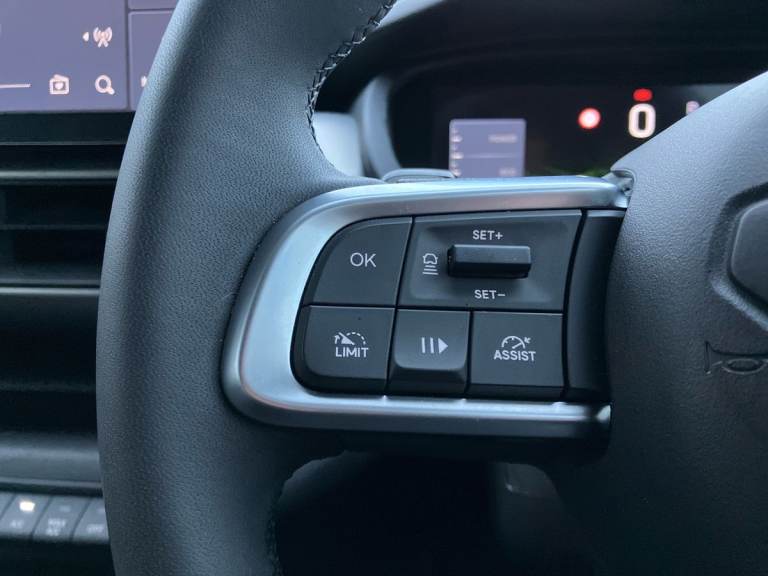 2025 Jeep Avenger 1.2 e-Hybrid Summit 5dr DCT Hatchback PETROL Automatic