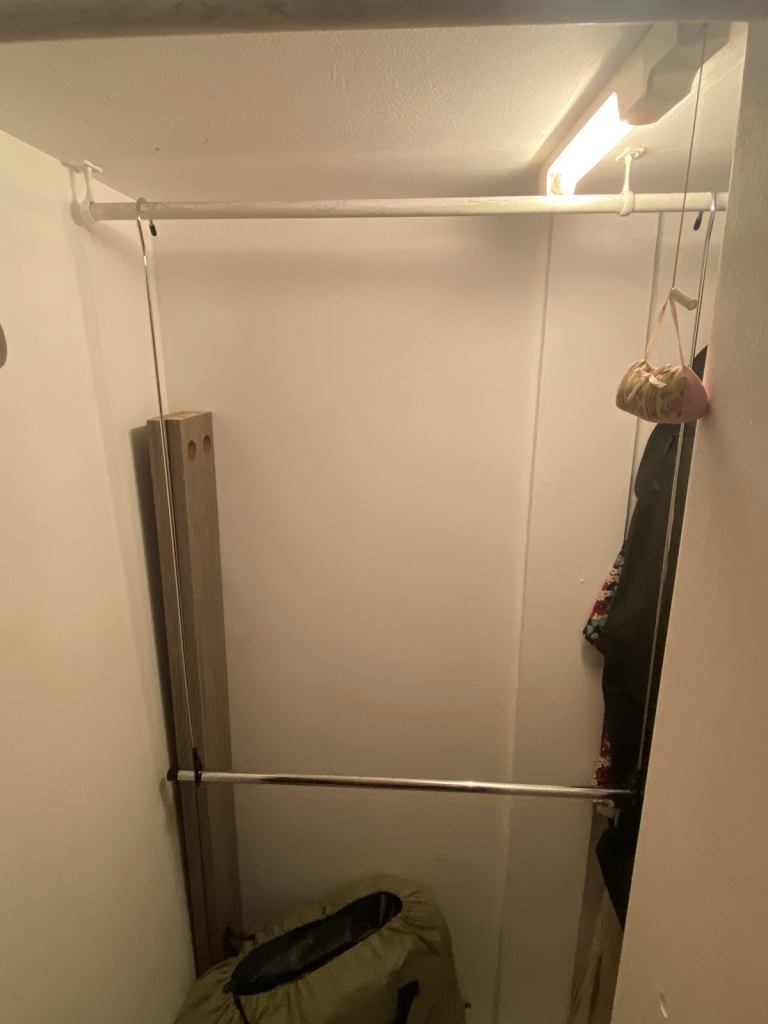 Hanging rail for large cupboard
