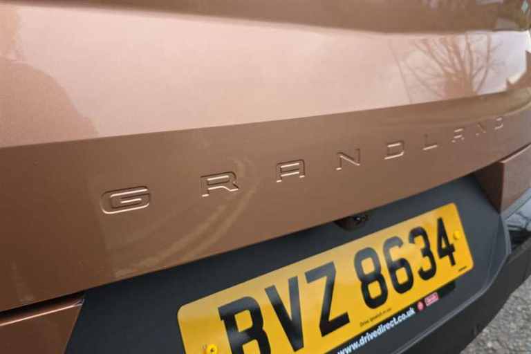 2025 Vauxhall Grandland 1.2 Hybrid [136] Ultimate 5dr e-DCT6 [Pan Roof] HATCHBACK PETROL Automatic