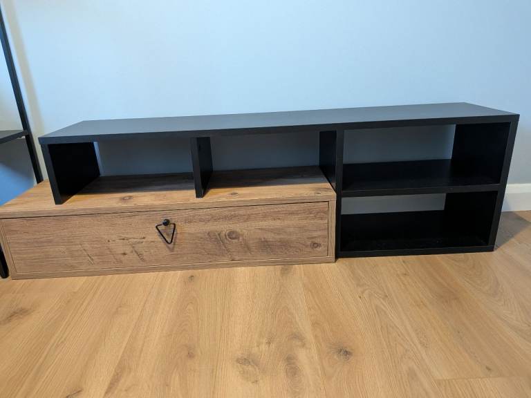 Extendable TV Unit / Media Console – Black & Oak Effect